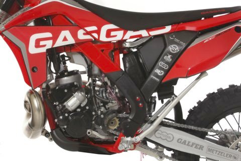 GG EC 300 Racing 2017 det 8370