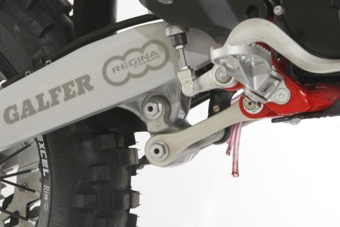 GG EC 300 Racing 2017 det 8457