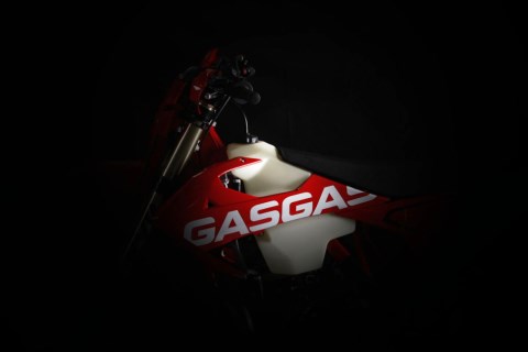 OK 161103 GG EC300 darkness 0192 480
