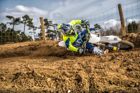 21213 TC 85 2017 Action 480
