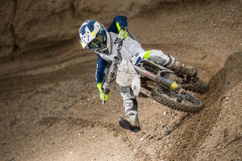 25591 TC 65 2017 Action 480