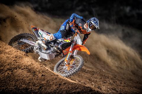 KTM 450 SX F MY2017 Action1
