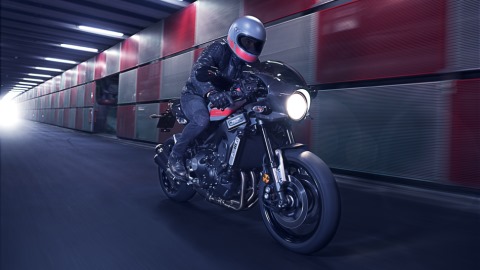 2017 Yamaha XSR900 Abarth EU Nimbus Grey Action 004 480