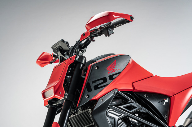 hond sb125m x designstudie christof 2