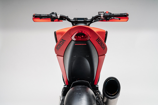 hond sb125m x designstudie christof 3