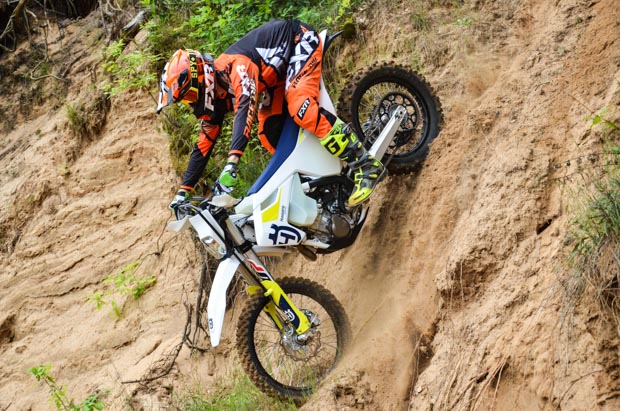 husky fe450 19 action 3 7