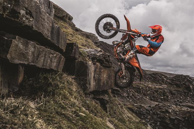 action ktm 300 exc tpi my2019 01