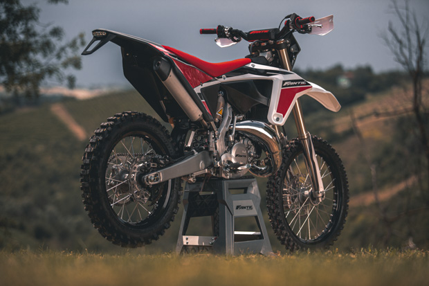 xe125 0002 18
