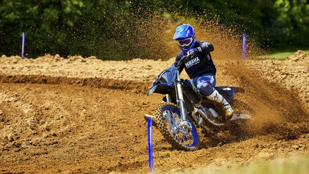 2022 yam yz125lcsv eu yb act 012 03 preview 7