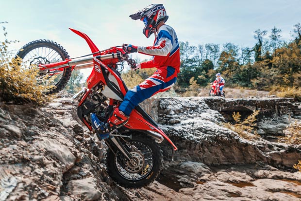 rr 300 2t action 7