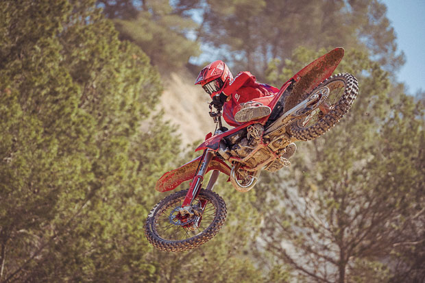 104495 mc 125 motocross my26 action 116