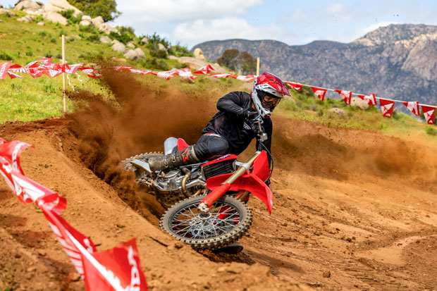 25 honda crf250r action 11 3