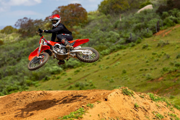 25 honda crf250r action 14 6
