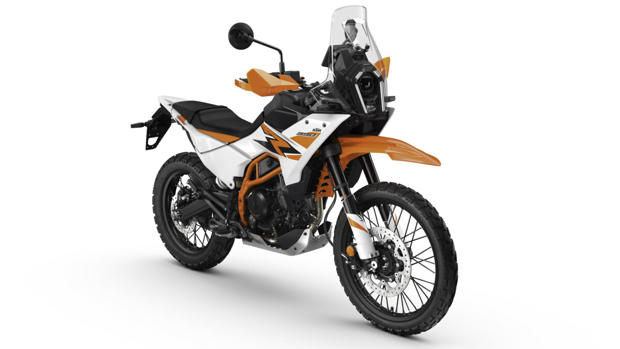 663132 my25 ktm 390 adventure r white 45 right 04 studio europe global 12