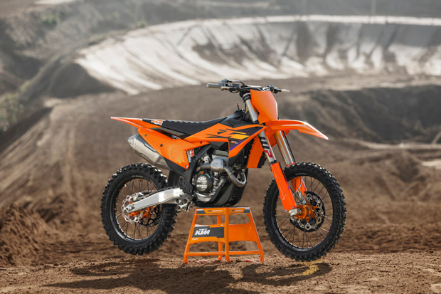 701369 my26 ktm 350 sx f static static 01 images action static 16