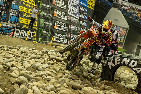 2013-06-indoor-usa-brown