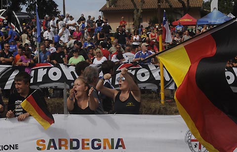 2013-10-05-ultra-fans
