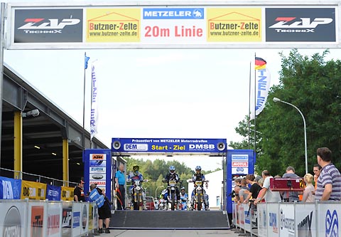 2014-08-dem-burg1-start