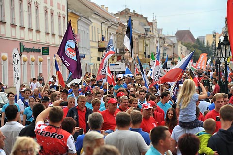 2015 09 isde 00 einzug