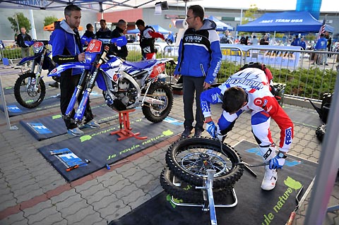 2015 09 isde 1 vor dem Start