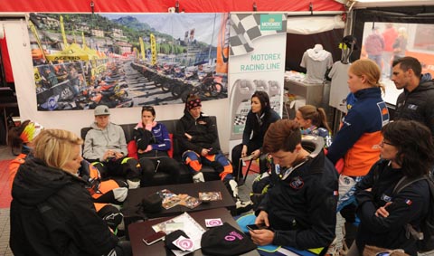2017 04 ladies time tent
