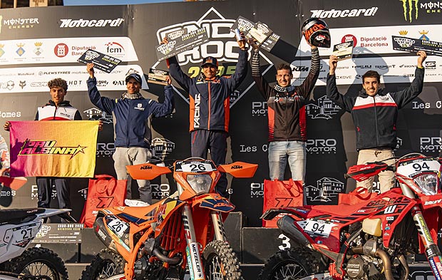 2025 12 02 podium scratch race of champions 251130 enduroc 5023