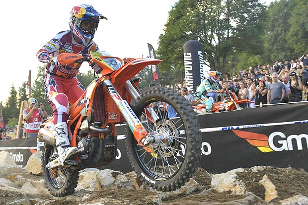 2026 07 17 garcia josep e ktm vor verona im hintergrund