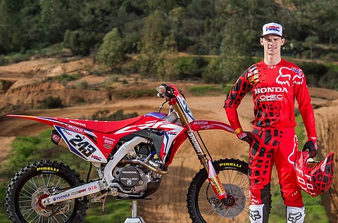 Gajser 2017 588b486b6ace9