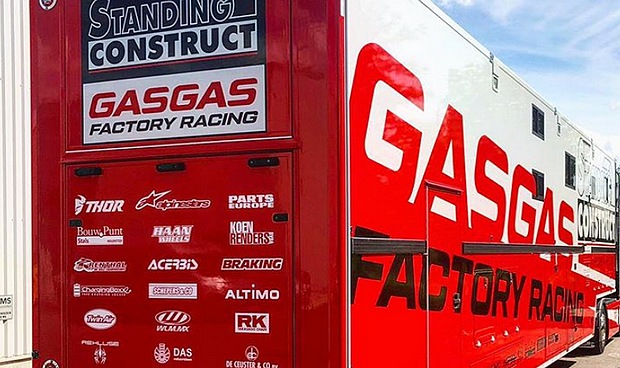 stamdingconstruct racetruck
