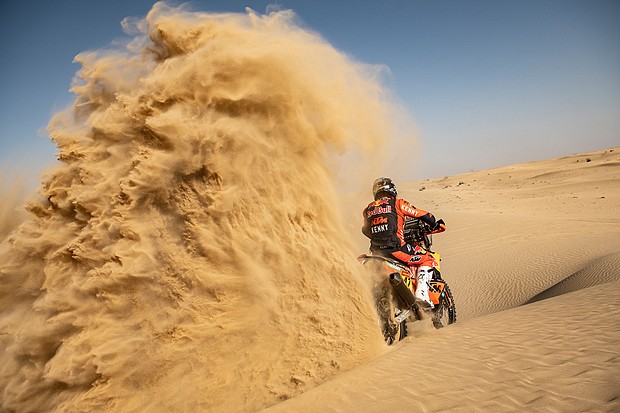 381868 kevin benavides red bull ktm factory racing team shoot 024