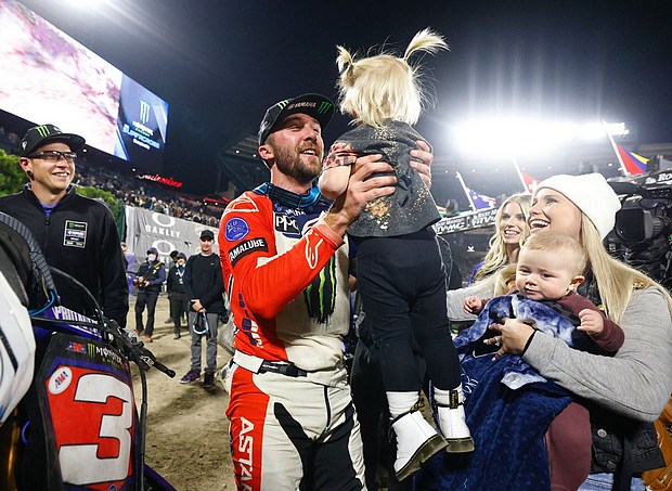 tomac victory a2