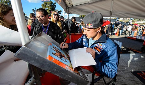 Roczen ama supercross rd6-2013