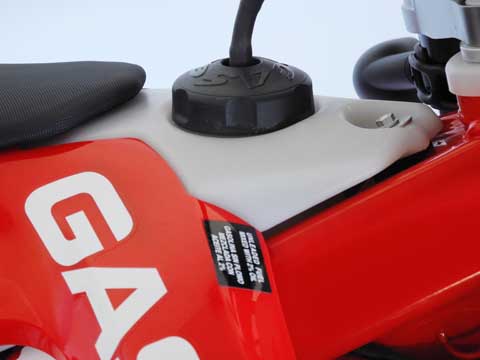 Neuer 9,5 Liter fassender Kraftstoff-Tank, optimierte ergonomische Form