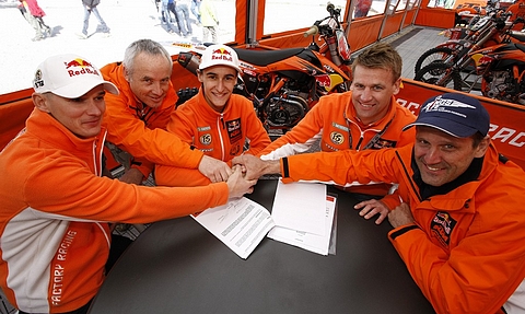 Musquin_signs-2011_2012