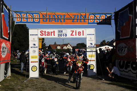 2010-08-DEM-Waldkappel-Start