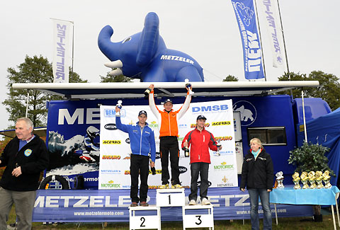 2010-10-dem-Tuch-Siegerehrung-Championat