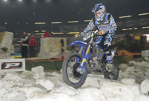 2010-11-indoor-Hartmann