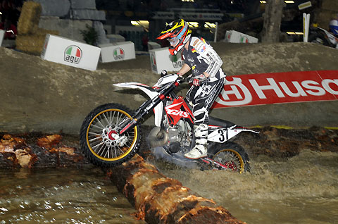 2010-11-indoor-Risse1