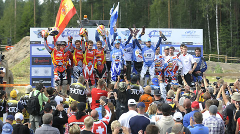 2011-8-isde-6-Trophy-Siegerehrung