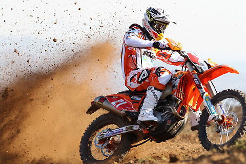 2012-02-aubert-action