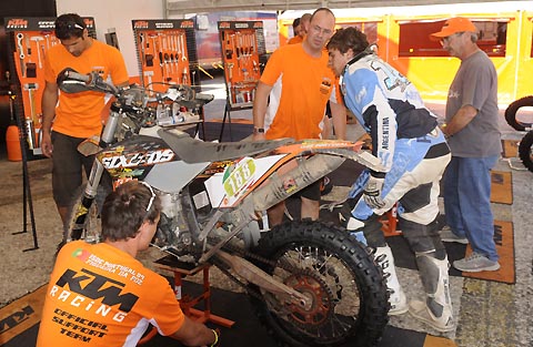 2012-04-isde-ktm-support1
