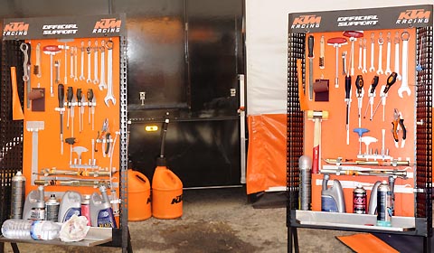 2012-04-isde-ktm-support2
